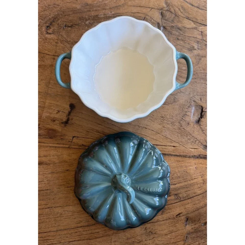 Le Creuset Stoneware Figural Pumpkin Mini Cocotte 12 oz Artichaut Green NEW NIB